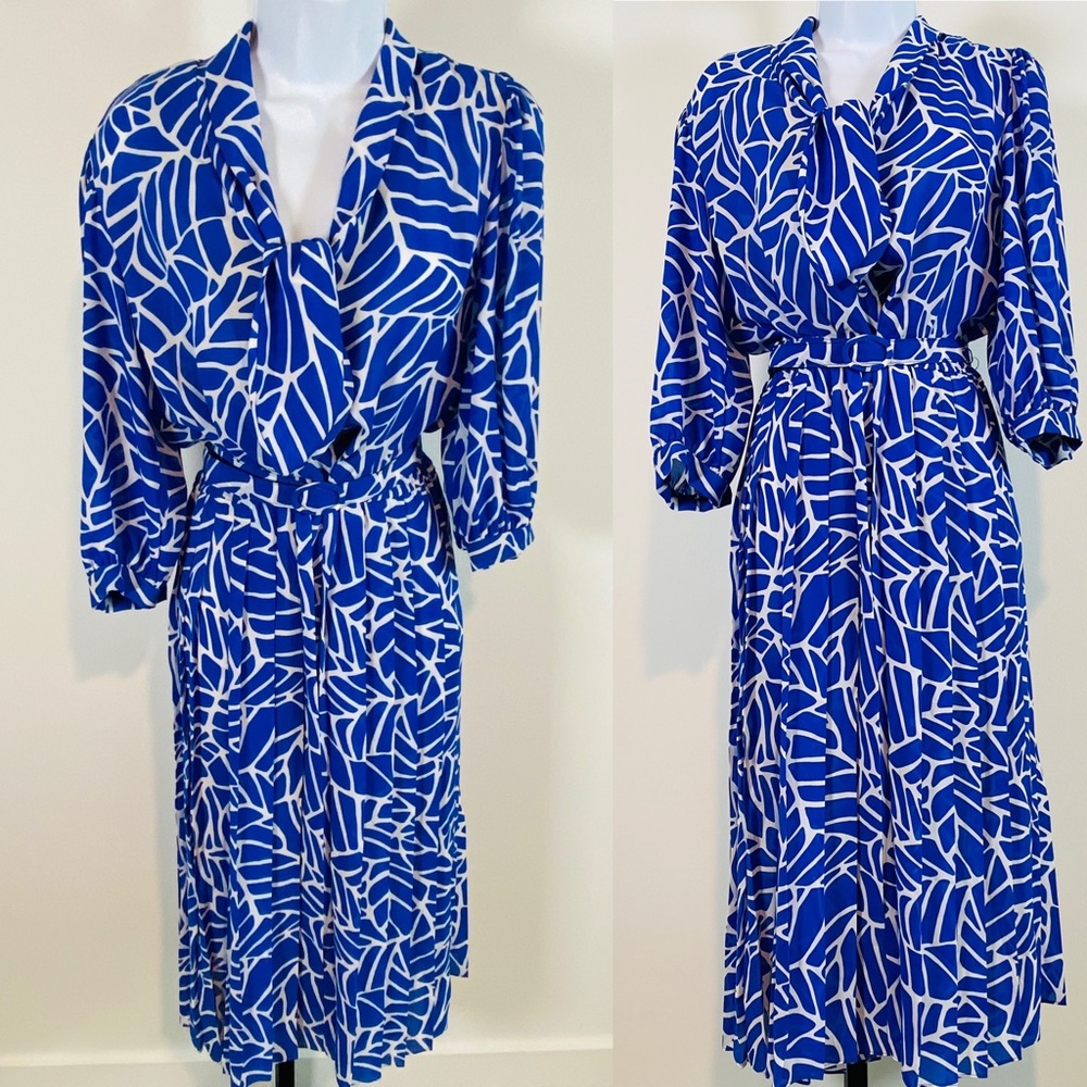 Vintage Blue & White Abstract Printed Belted Pleated Dress Size 12